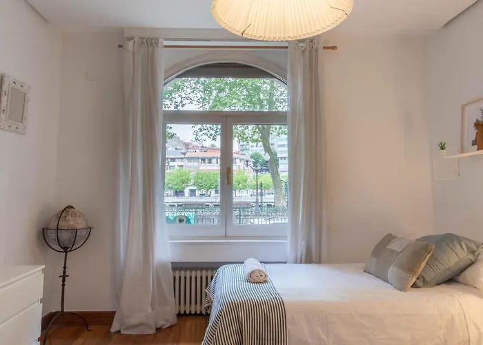 Volantin I By Aston *